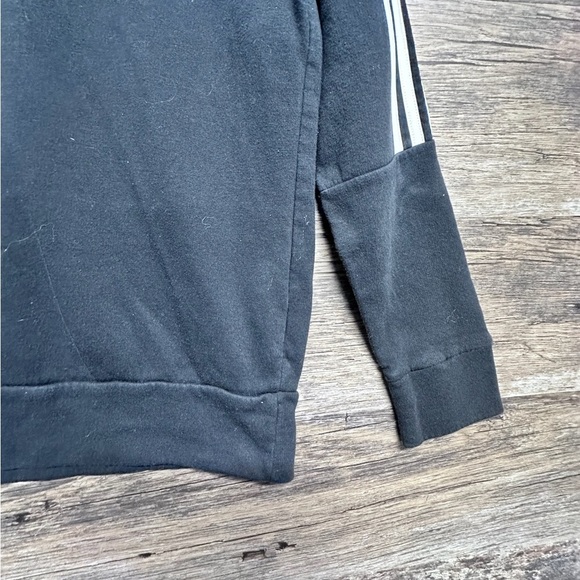 Adidas Black Crewneck Sweatshirt with Iconic Stripes - Picture 8 of 9